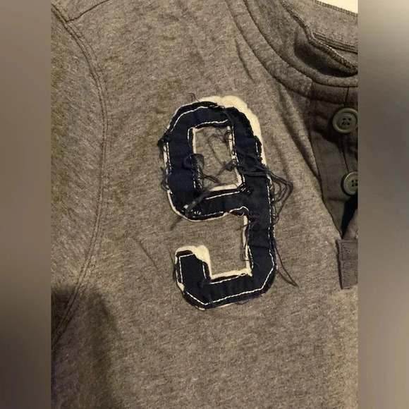 Aeropostale - Men’s  Large - Grey T-Shirt with Partial Buttons - Picture 4 of 5